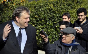 Les tractations entre le gouvernement grec et ses créanciers privés pour l'effacement d'une partie de la dette privée du pays doivent se poursuivre ce week-end à Athènes, a-t-on appris auprès du ministère des Finances.