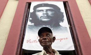 A Cuba, les portraits du Che sont omniprésents et il est devenu dans le monde entier une figure mythique. Il y a cinquante ans, Ernesto Che Guevara était assassiné en Bolivie.