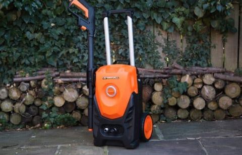 Impossible de passer à côté : le nettoyeur haute pression EWU13A 1800W est à -20 % chez Truffaut