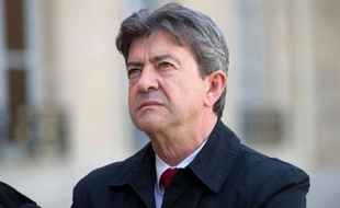 Jean-Luc Mélenchon, coprésident du Parti de Gauche, candidat du Front de Gauche aux législatives dans le Pas-de-Calais, a dit mardi, après une entrevue avec François Hollande, qu'il était "émouvant de retrouver un homme de gauche dans le bureau de François Mitterrand".