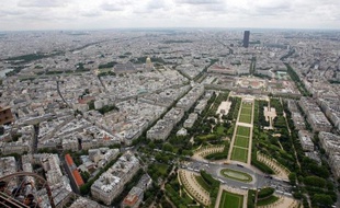 L'annonce par Nicolas Sarkozy de son intention d'augmenter de 30% les droits à construire sur les habitations a semé la consternation chez certains défenseurs du patrimoine, cible pour eux d'une "attaque sans précédent depuis les années 1960 et 1970".