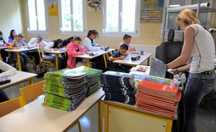 Rentrée des classes au collège Hans Arp, en classe de 5ème. Les enfants ont l'autorisation de l'année dernière selon l'enseignante, donc pas de problèmes. Strasbourg le 02 09 2010.