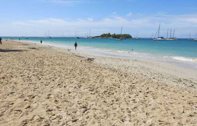 Météo aux Antilles : Une possible tempête tropicale redoutée en Guadeloupe et Martinique