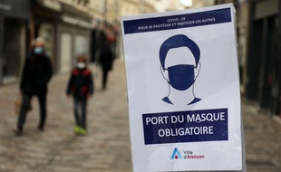 Une affiche dans les rues d'Alençon.