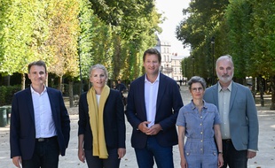 Photo des 5 candidants a la primaire ecologiste Eric Piolle, Delphine Batho, Yannick Jadot, Sandrine Rousseau, Jean Marc Governatori à Poitiers le 20 août 2021.