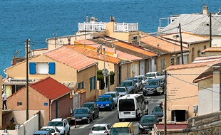 Des bus plus petits circulent dans le village des Goudes (8e).