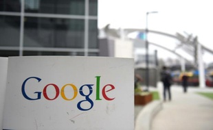 Le logo de Google à l'entrée du campus de Google à Mountain View en Californie, le 20 février 2015