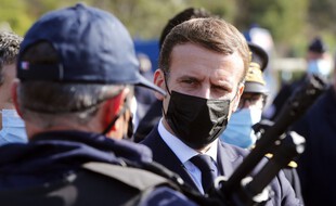 Emmanuel Macron lors d'une visite à la frontière espagnole, en novembre 2020. (archives)