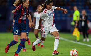 Ici lors du match aller à Valence, Amel Majri a été déterminante ce mercredi, avec un but et une passe décisive à son actif.