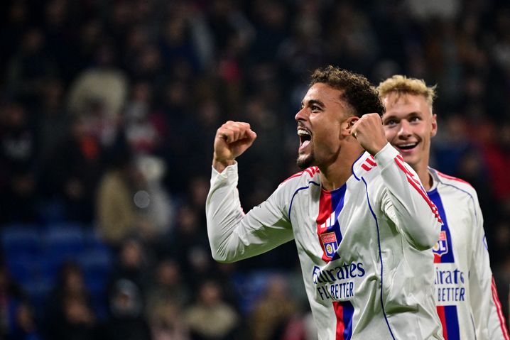 Martin Satriano n'a plus marqué depuis avril 2024 et Ruben Kluivert (au premier plan) est en galère depuis son arrivée à Lyon ? Aucun problème pour Adam Karabec (au fond), qui s'est chargé de faire briller ses deux coéquipiers jeudi. 