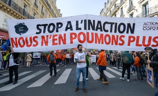 Manifestation pour une « vraie » loi climat, à Paris le 28 mars 2021.