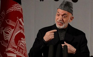 A l'approche de la fin de son règne, le président afghan Hamid Karzaï s'en prend de plus en plus à Washington avec une obsession en tête, selon les observateurs: faire oublier son image de "marionnette des Etats-Unis" et laisser celle d'un homme indépendant.