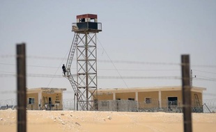 Un commando à bord d'un véhicule blindé égyptien est parvenu dimanche soir à pénétrer sur le territoire israélien près du poste-frontière de Kerem Shalom, dans le sud d'Israël, avant d'être neutralisé, a indiqué un porte-parole de l'armée israélienne.