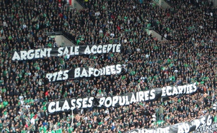 La banderole "Argent sale accepté, libertés bafouées, classes populaires écartées: bienvenue au PSG" risque de faire du bruit.