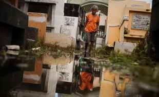 Les autorités philippines craignaient des épidémies dimanche après les inondations meurtrières qui ont affecté près de deux millions et demi de personnes à Manille, dont près de 400.000 étaient toujours hébergées dans des conditions d'hygiène déplorables.