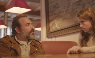 Jean Dujardin et Adèle Haenel dans «Le Daim» de Quentin Dupieux