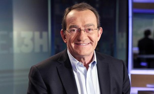 Jean-Pierre Pernaut présente le journal télévisé de 13h de TF1 depuis vingt-cinq ans.