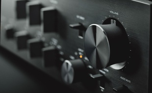 Le pré-amplificateur C-5000.