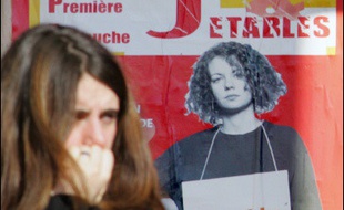Des étudiants de l'université Paul-Sabatier (UPS) de Toulouse-Rangueil ont bloqué lundi les accès de plusieurs bâtiments du campus avant de participer à une opération péage gratuit en protestation contre le contrat première embauche (CPE), a-t-on appris auprès des animateurs du mouvement.