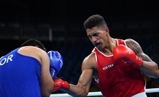 Tony Yoka lors de son quart de finale à Rio le 16 août 2016.