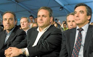 Jean-François Copé, Xavier Bertrand et François Fillon lors d'une réunion d'été à Seignosse (Landes), le 6 septembre 2009.