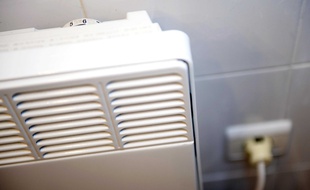 Un nouveau système va permettre en France de baisser automatiquement le chauffage chez des particuliers volontaires afin d'assurer l'équilibre du système électrique.