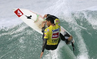 Michel Bourez accède en 2009 à l'ASP, le circuit le plus prestigieux du surf mondial.