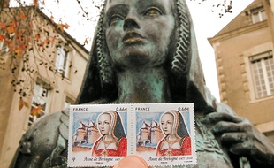 Un timbre dédié à Anne de Bretagne sera disponible dès samedi.