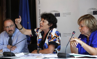 Paris, le 12 juillet 2017. Michèle Rivasi s'exprime au sujet de la vaccination obligatoire.