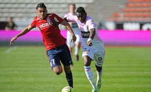 Sofiane Boufal s'éclate en Ligue 1. AFP PHOTO / JEAN-PIERRE CLATOT