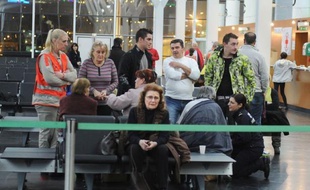 Trois cent quatre-vingt-cinq passagers français ont été rapatriés à Marseille dans la soirée et la nuit de samedi à dimanche après le naufrage du paquebot Costa Concordia vendredi soir près d'une île de Toscane, a-t-on appris auprès de la préfecture des Bouches-du-Rhône.