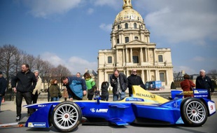 Voiture électrique devant participer au championnat du monde de Formule E, la déclinaison électrique de la F1 à Paris, le 14 mars 2016