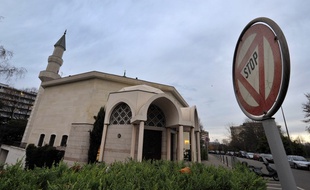 La mosquée de Genève a licencié quatre de ses employés fichés S (sûreté de l'Etat) en France, dont deux imams et un agent de sécurité.