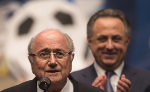Sepp Blatter (à gauche) et Vitaly Mutko, le président de la Fédération russe de football.