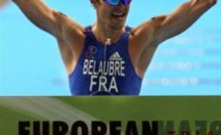 Le Français Frédéric Belaubre, champion d'Europe 2005 et 2006 de triathlon, a retrouvé son titre samedi à Lisbonne en remportant l'Euro-2008 distance olympique, devant son compatriote Tony Moulai, tandis que, chez les Dames, la grande favorite, Vanessa Fernandes, s'imposait pour la cinquième fois.