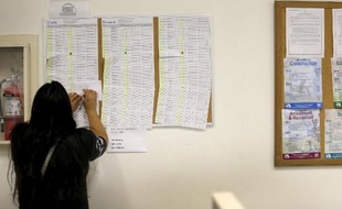 Les inscriptions hebdomadaires au chômage aux États-Unis ont reculé de façon inattendue pour la semaine close le 11 janvier, a indiqué jeudi le département du Travail à Washington.