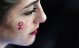 Une étudiante espagnole lors d'une marche contre le sexisme à Madrid le 14 novembre 2018.
