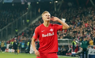 Erling Braut Haland auteur d'un doublé face à Naples.
