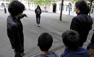 Illustration harcèlement scolaire au collège