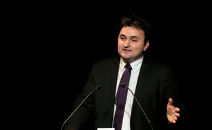 Jean-François Martins (MoDem), alors candidat aux municipales dans le IXe arrondissement de Paris, en meeting au théâtre La Bruyère, le 3 mars 2014
