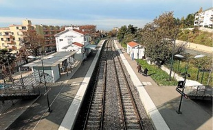 L'ado a été agressée sur les quais de la gare. Illustration.