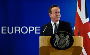 Le Premier ministre britannique David Cameron donne une conférence de presse le 19 février 2016 à Bruxelles, après avoir obtenu un accord avec les membres de l'UE sur les réformes qu'il a proposées