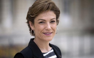 La sénatrice UMP et ex-ministre Chantal Jouanno a assuré dans un tweet qu'elle voterait Nicolas Sarkozy même si elle a comme Fadela Amara et Martin Hirsch "des raisons personnelles d'être contre lui", s'attirant les foudres de certains de ses camarades de la majorité