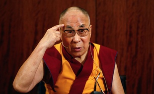 Le Dalaï-Lama est en visite à Paris et Strasbourg. Il se rendra à l'université de Strasbourg, où la méditation est enseignée. (Illustration)