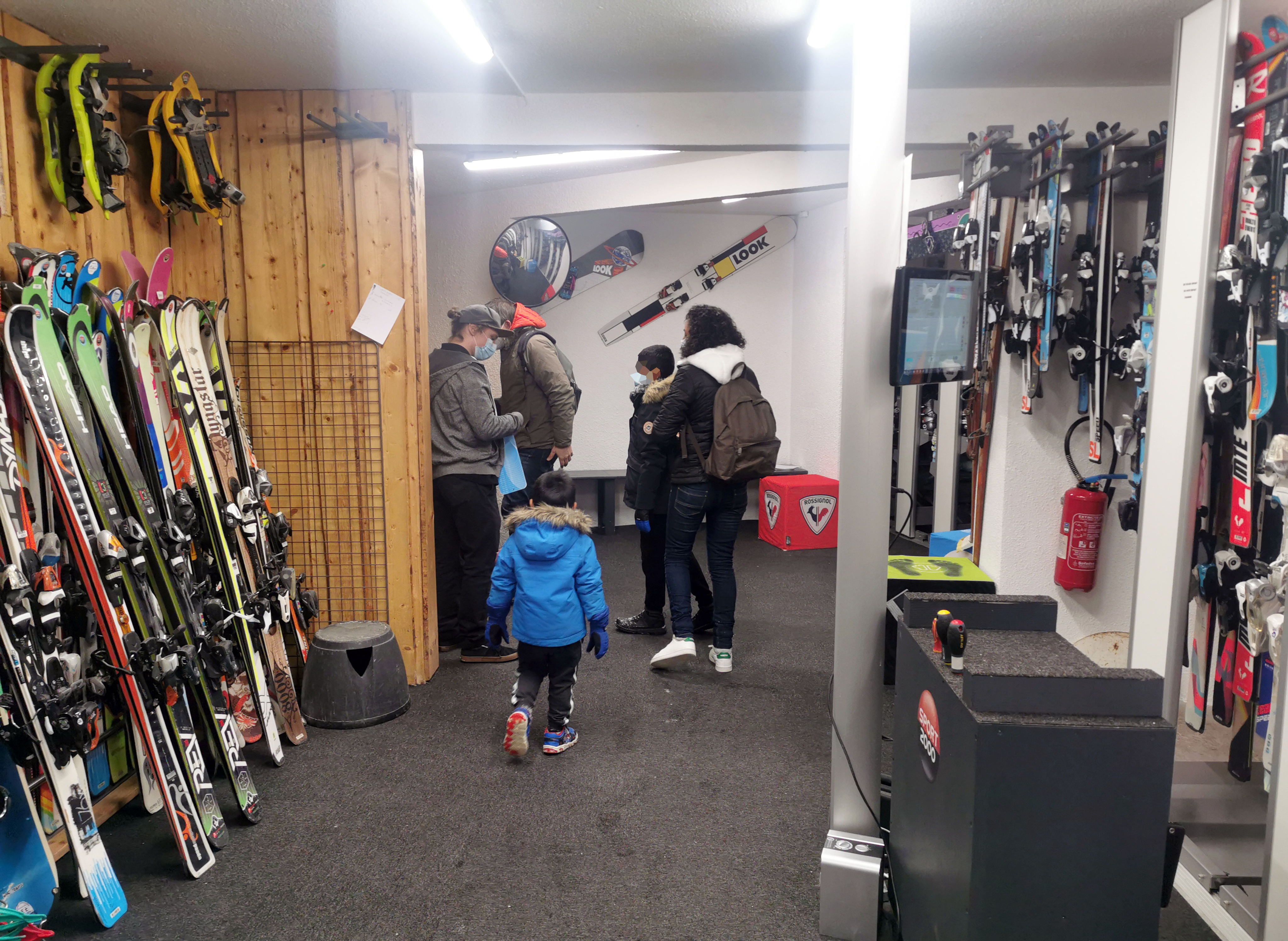 Photo d'illustration d'un magasin de ski, durant cette saison marquée par la fermeture des remontées mécaniques.