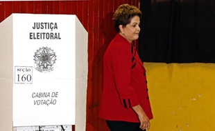 Dilma Roussef vote le 5 octobre 2014 à Porte Allegre
