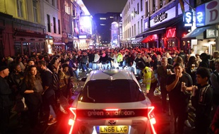 La nuit a été courte à Londres pour la réouverture des pub.