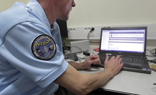 Les cyber gendarmes surveillent la toile (illustration).