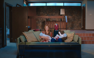 La série « WandaVision », portée par Elizabeth Olsen et Paul Bettany, a bousculé les codes de l'industrie audiovisuelle.