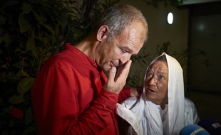 Sophie pétronin avec son fils Sébastien Chadaud-Pétronin